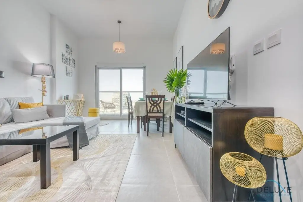 Дубай: Gleeful 1BR in Bella Rose Al Barsha South by Deluxe Holiday Homes