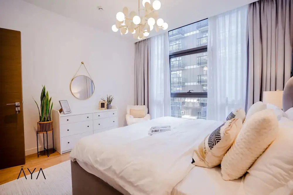 Дубай: Aya - Impeccable 1BR Apartment with Balcony in City Walk