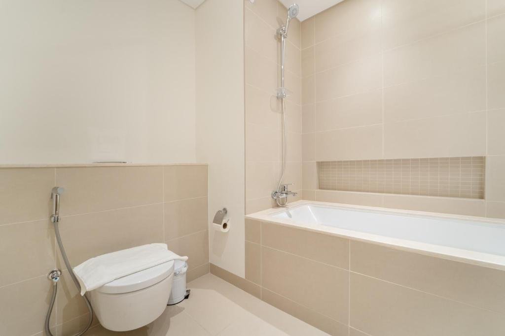Дубай: Luxurious Apartments Dubai Marina Views - Pool & Gym by Sojo Stays