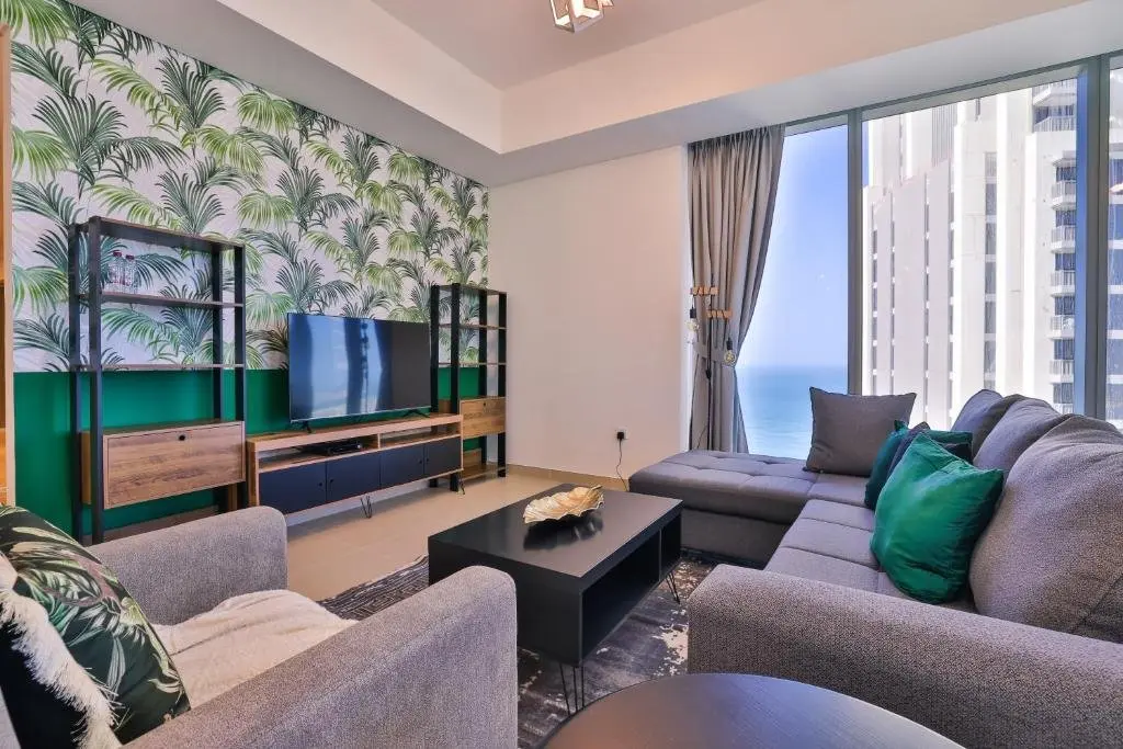Дубай: Luxurious Apartments Dubai Marina Views - Pool & Gym by Sojo Stays
