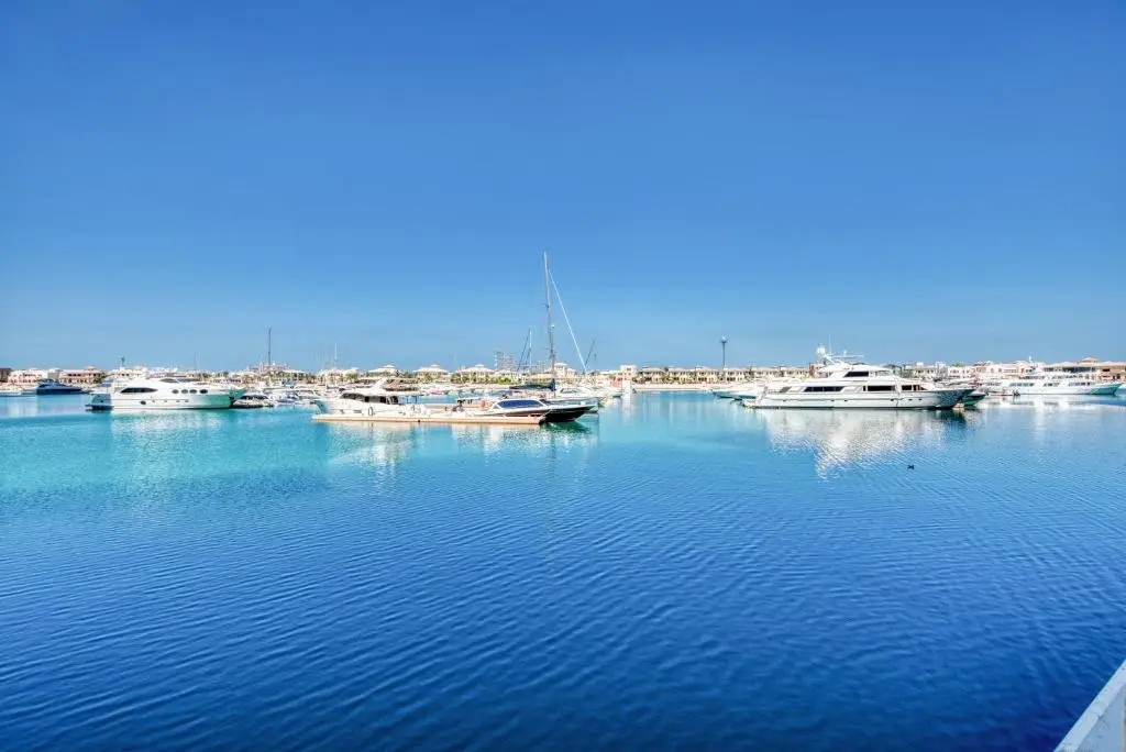 Дубай: Maison Privee - Spacious Apt on Palm Jumeirah w Sea Views and Premium Facilities Access