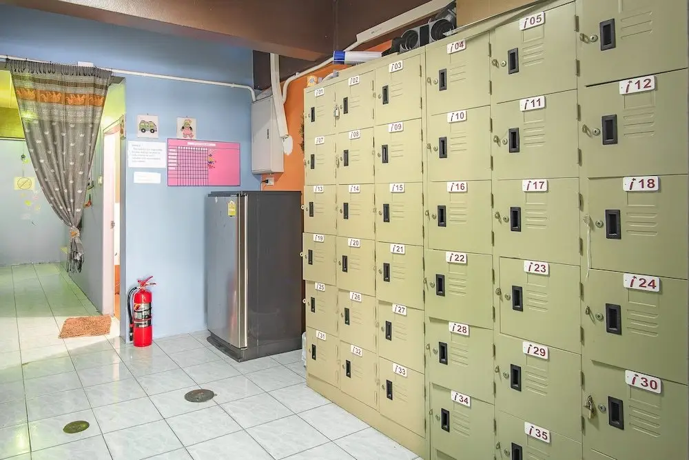 Муанг: I Hostel Phuket