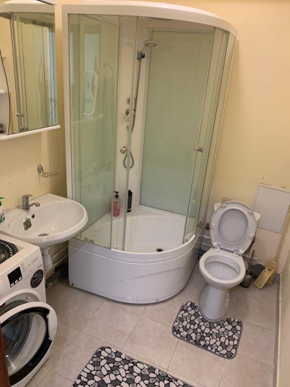 Екатеринбург: Апартаменты на Стрелочникова 2 Колосс