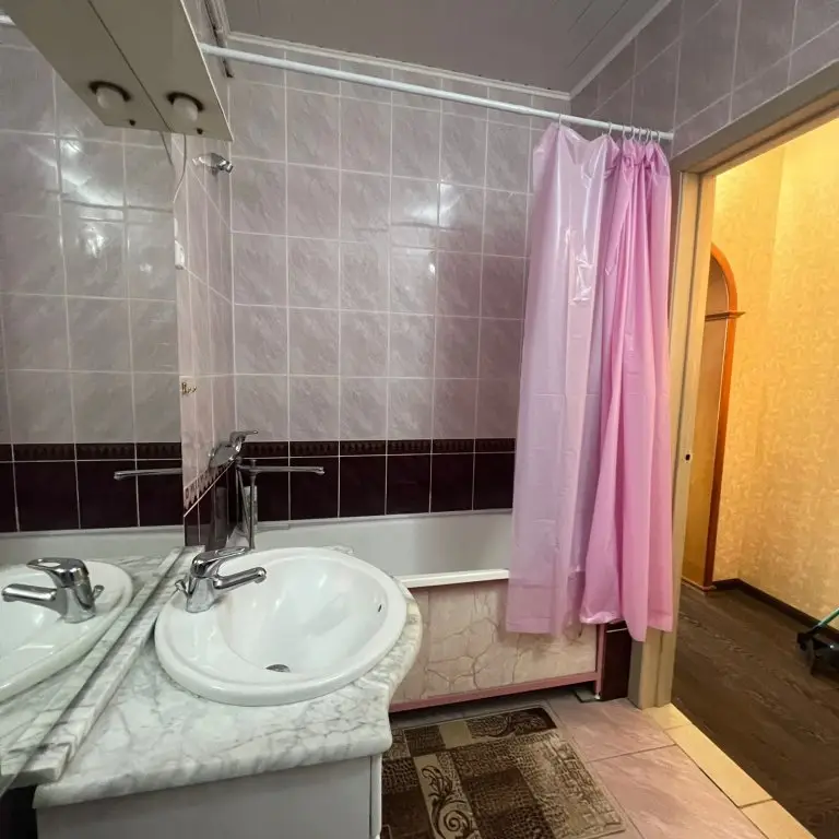 Уфа: Апартаменты на Ленина 72 Колосс