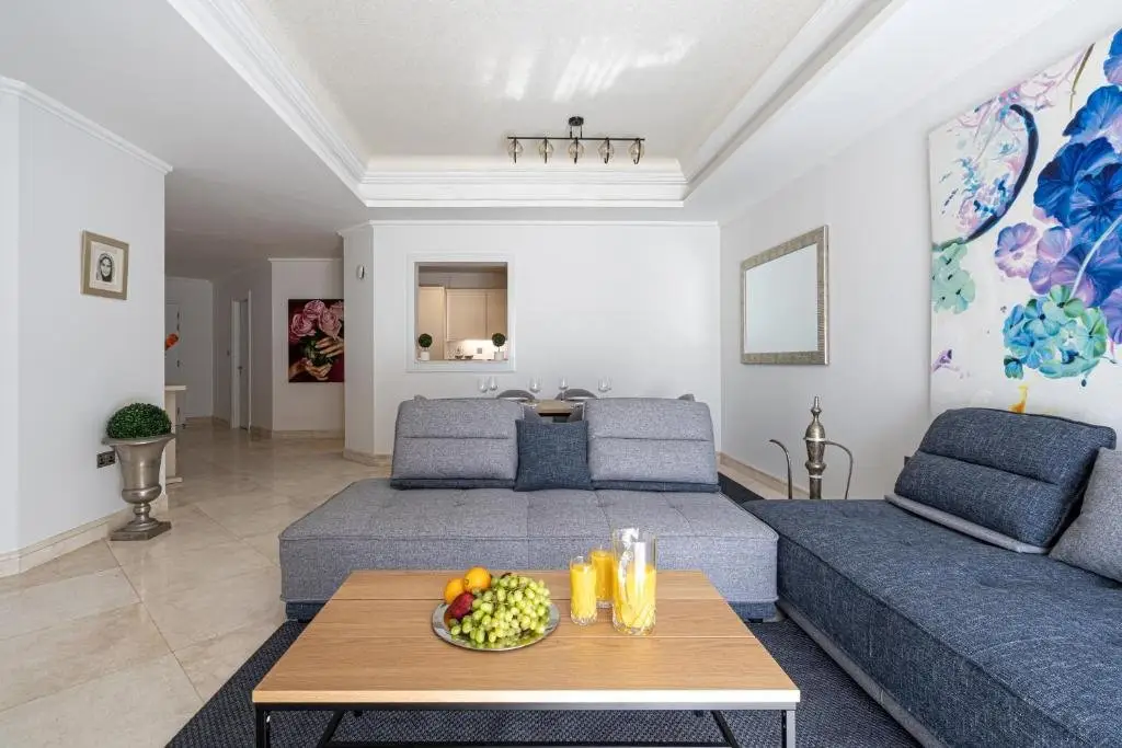 Дубай: HiGuests - Luxurious 1BR in Palms with Private Beach Access