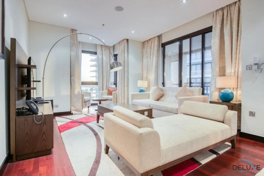 Дубай: Elegant 2BR in Royal Amwaj Residences North Palm Jumeirah by Deluxe Holiday Homes