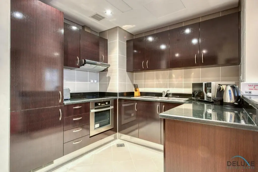 Дубай: Elegant 2BR in Royal Amwaj Residences North Palm Jumeirah by Deluxe Holiday Homes