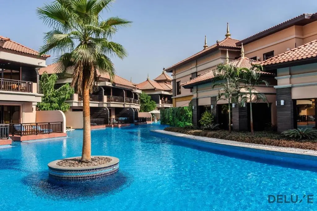 Дубай: Elegant 2BR in Royal Amwaj Residences North Palm Jumeirah by Deluxe Holiday Homes