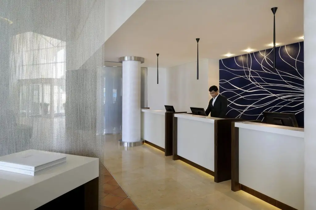 Дубай: Copthorne Lake View Executive Apartments