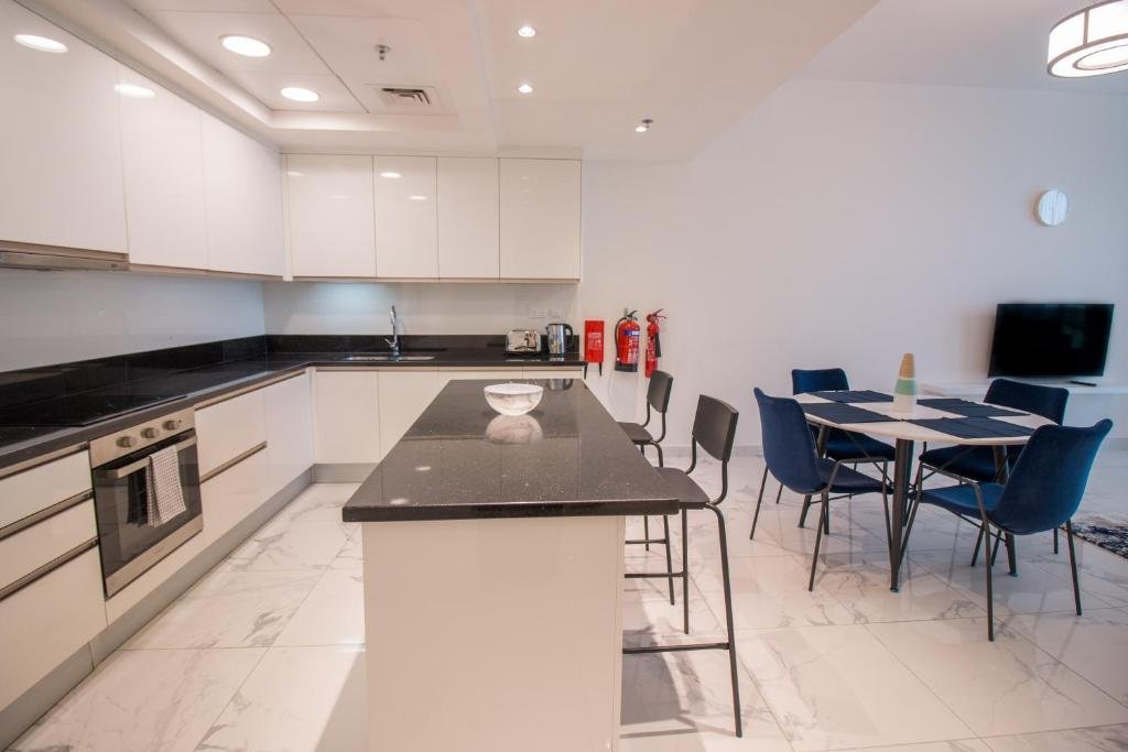 Дубай: Burj Khalifa view from ALL rooms Brand New 3BR - Noora