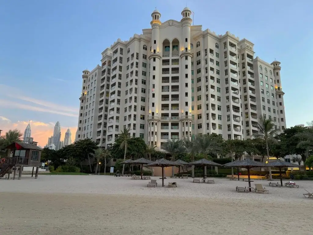 Дубай: Luxury, Spacious, Beachfront, 3BD Apartment with private beach access!
