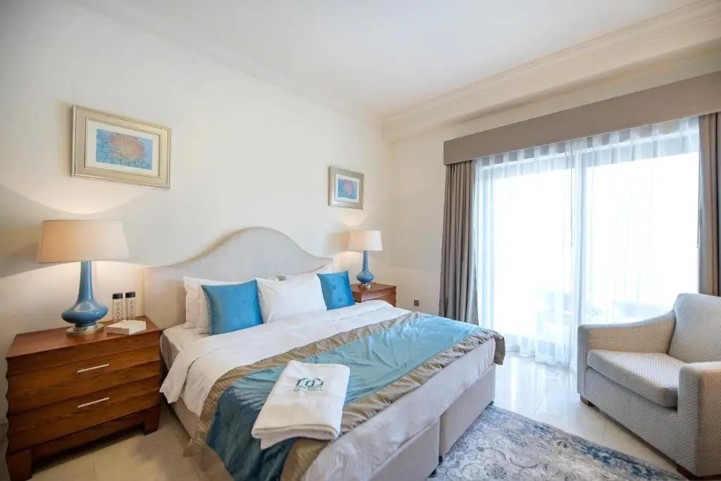 Дубай: Luxurious 3BR Townhouse with Maid's & Private Pool in Palm Jumeirah