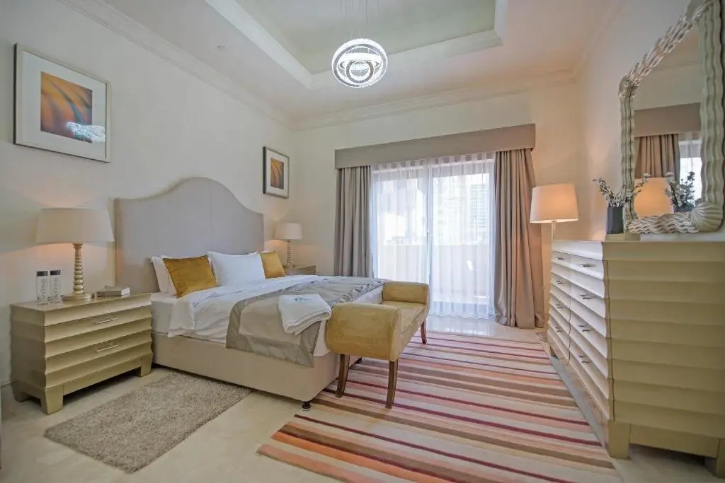 Дубай: Luxurious 3BR Townhouse with Maid's & Private Pool in Palm Jumeirah