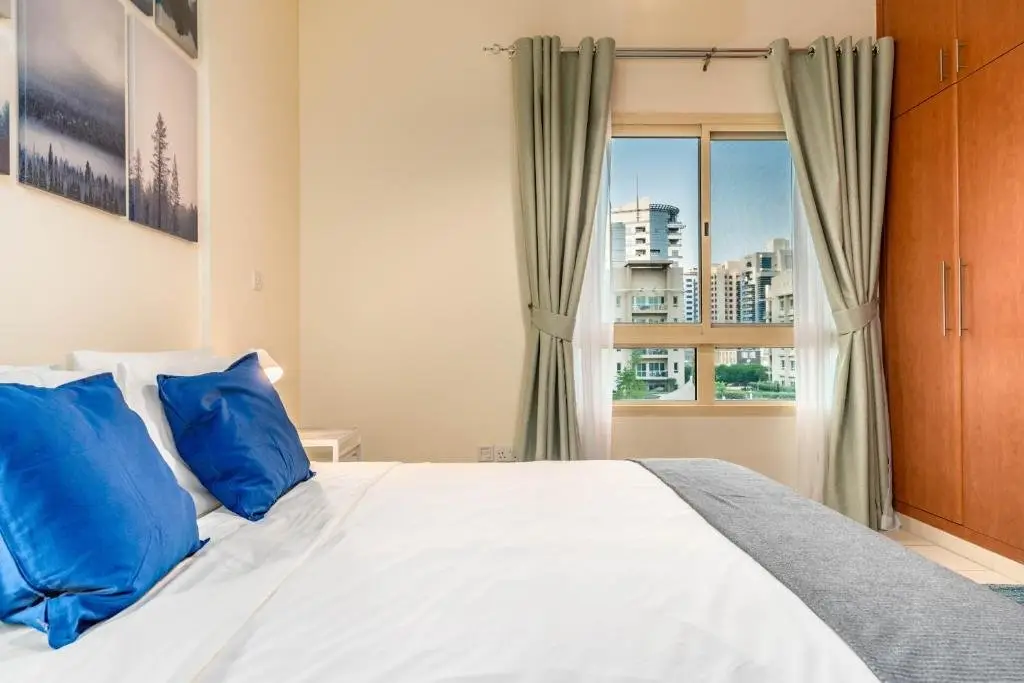 Дубай: Lux Bnb 1bd Cosy Sleeps 4 Greens Views