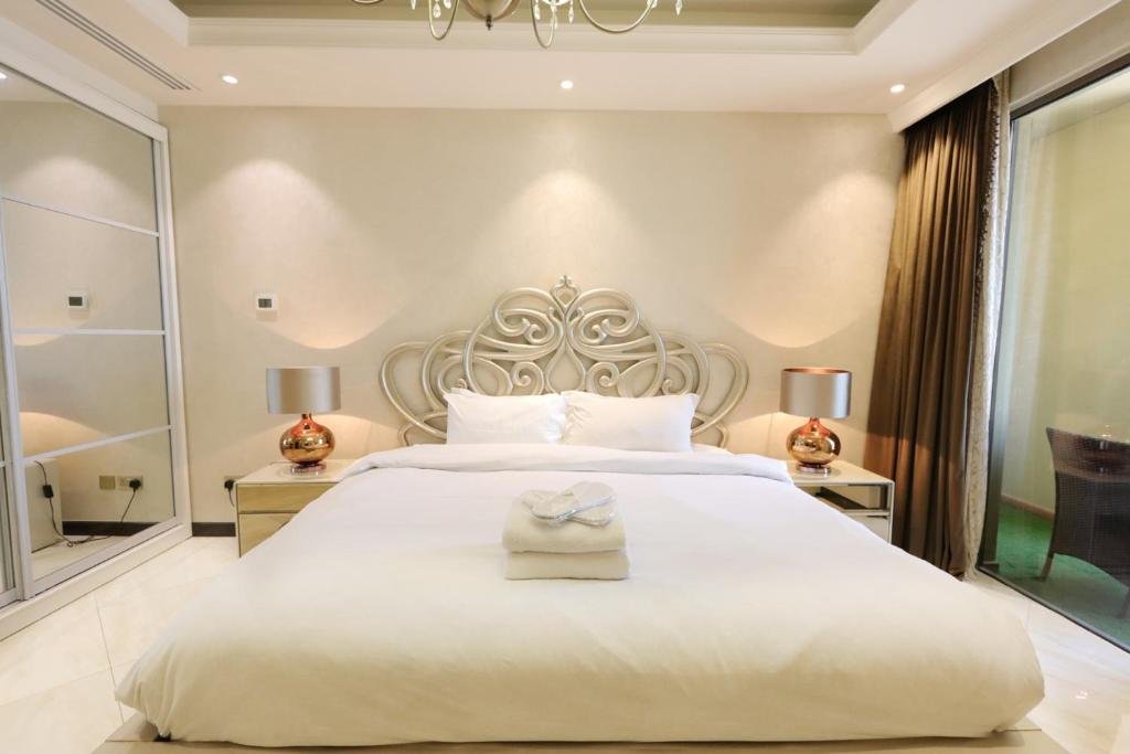 Дубай: Upgraded with Full Sea View Rimal 5 Suites - Entire 4 Bedroom - Beach Access