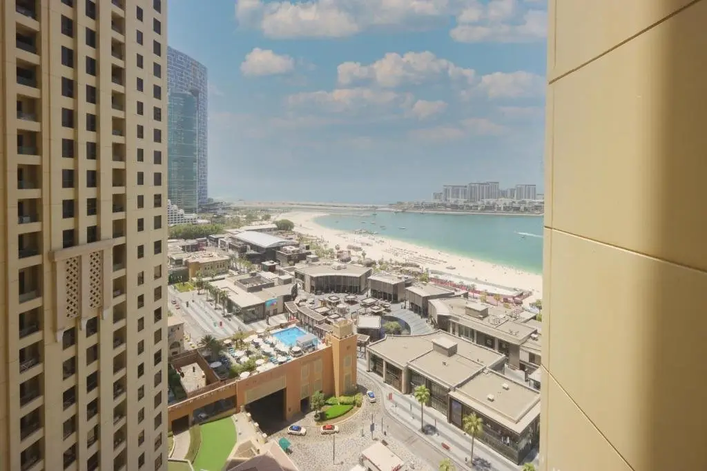 Дубай: Upgraded with Full Sea View Rimal 5 Suites - Entire 4 Bedroom - Beach Access