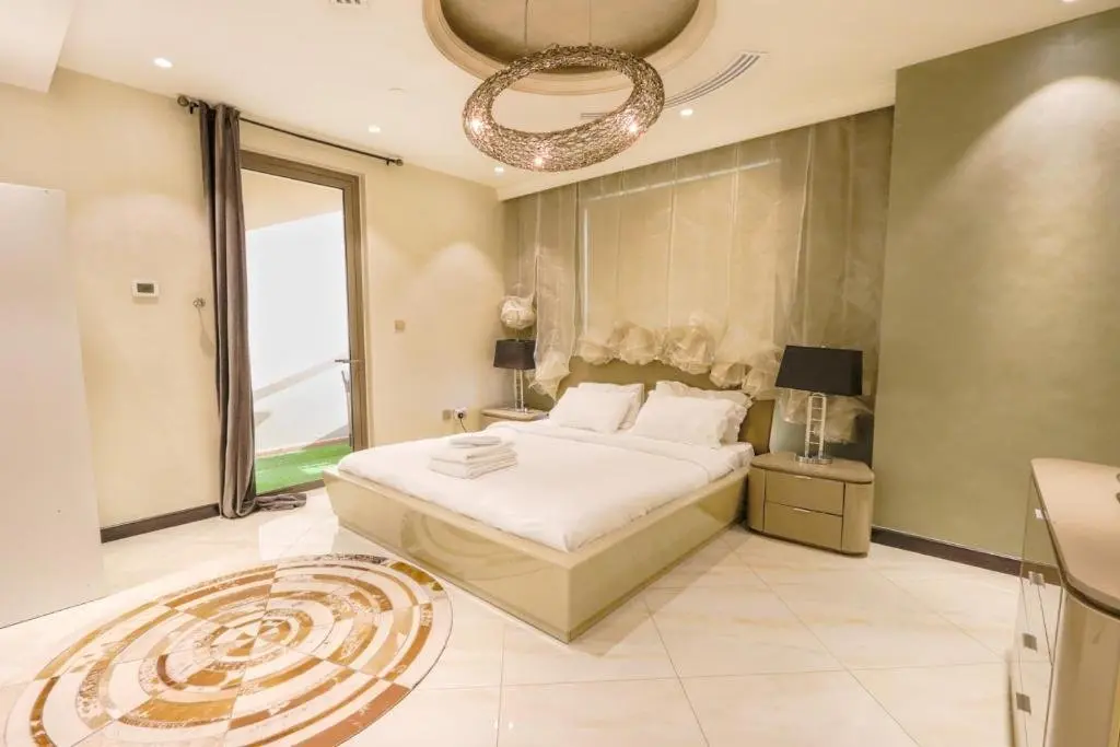 Дубай: Upgraded with Full Sea View Rimal 5 Suites - Entire 4 Bedroom - Beach Access