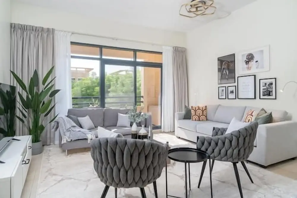 Дубай: Vogue - Spacious 3BHK Greens & Views