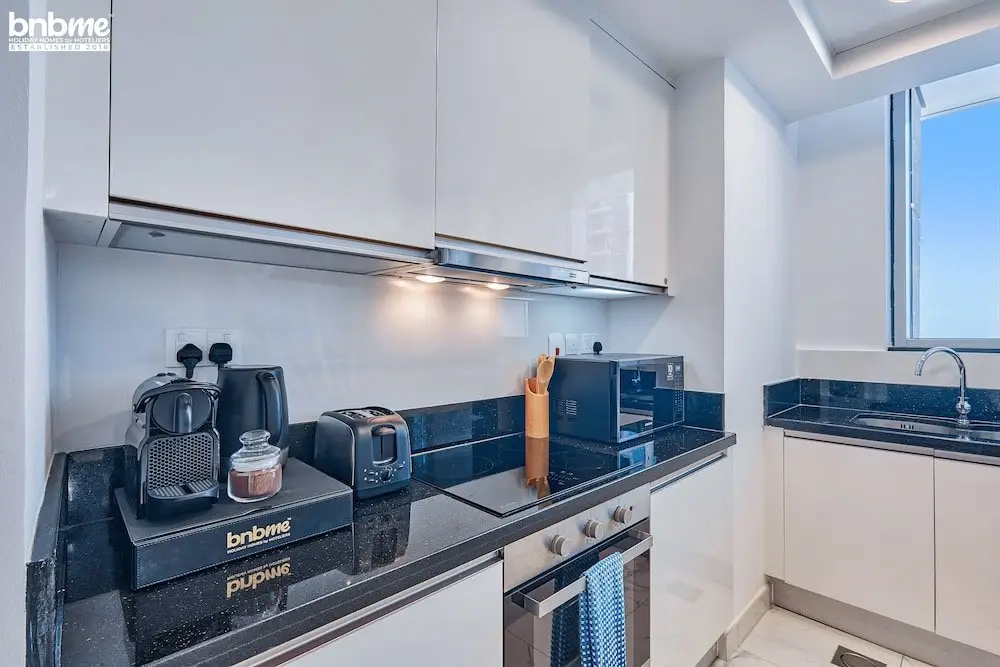 Дубай: 2B Amna Tower 3504 by bnbme homes
