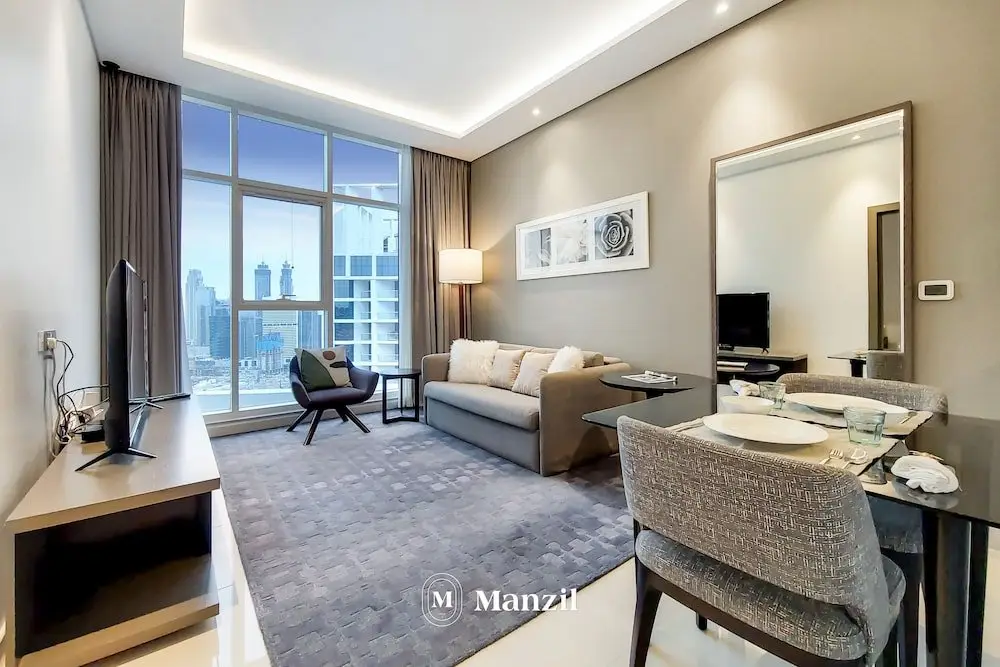 Дубай: Manzil - 1BR in Business Bay w Burj & Canal Views