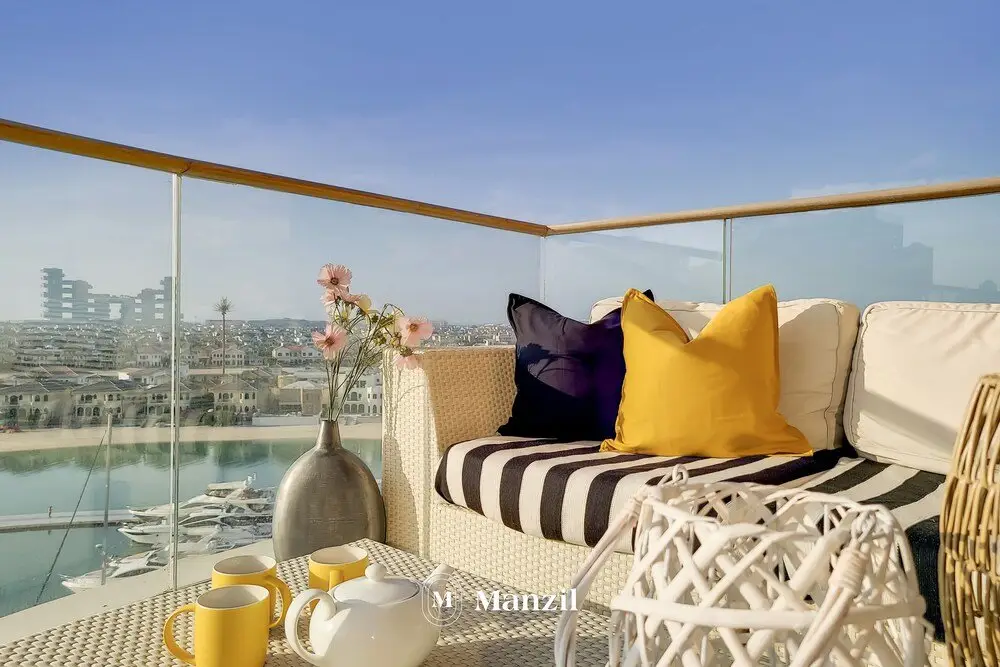 Дубай: Manzil - Splendid 3BR in Palm w Pvt Beach Access
