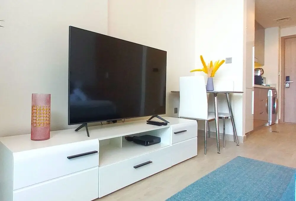 Дубай: Greek View Studio Farhad Azizi Residence Al Jaddaf