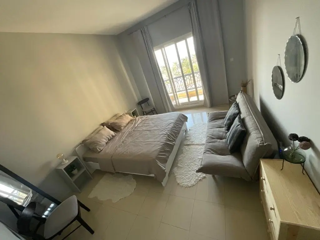 Рас-эль-Хайма: Lovely 1 Bedroom Holiday Home on the Beach