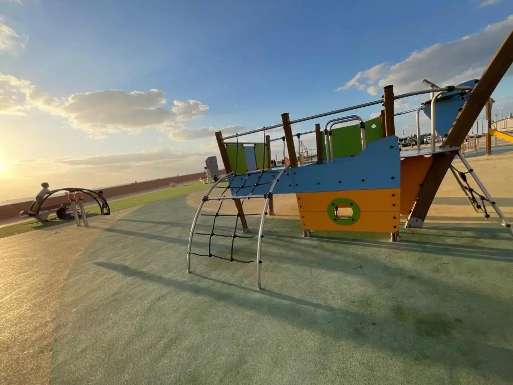 Рас-эль-Хайма: Lovely 1 Bedroom Holiday Home on the Beach