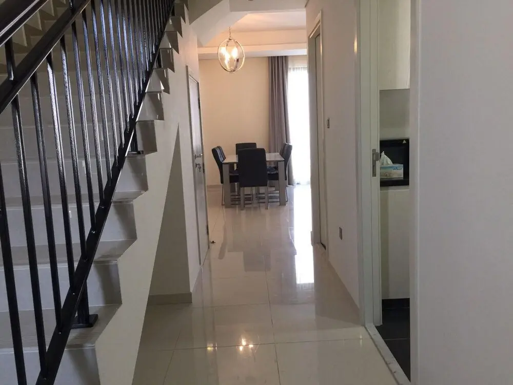 Дубай: 5 BR Villa With Pool Table