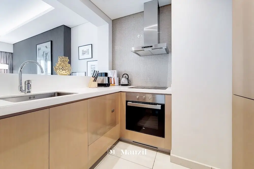 Дубай: Manzil - Cozy 1BR near Downtown with Swimming Pool