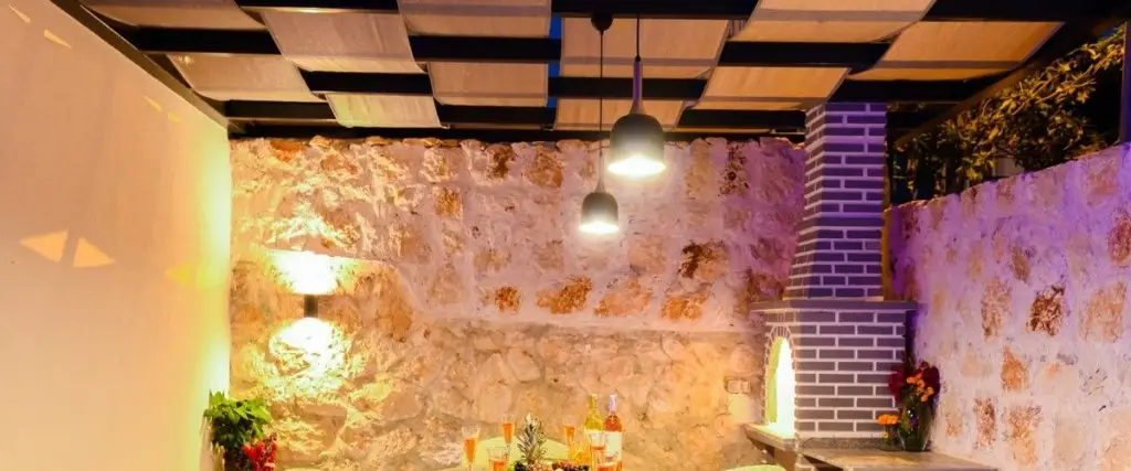 Исламлар: Villa Noname