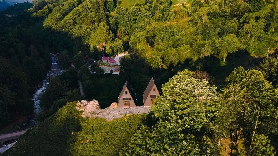 Ардешен: Dagona Bungalov