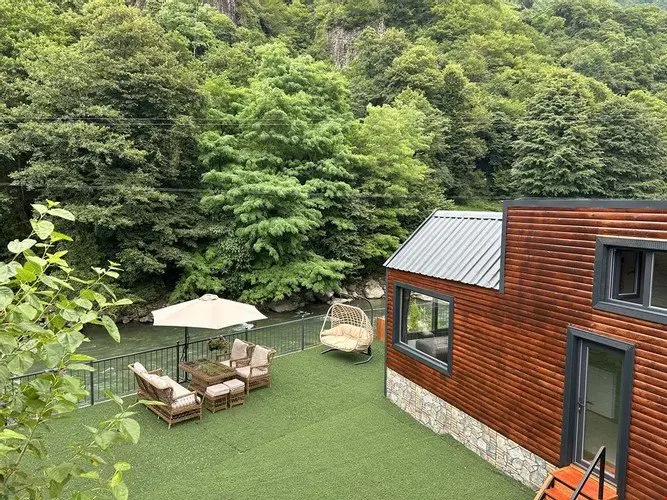 Ардешен: Butka Tinyhouse