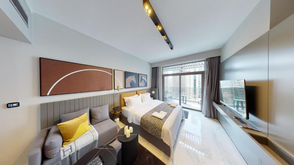 Hometown Apartments - Studio in Business Bay with luxury facilities — фото 1