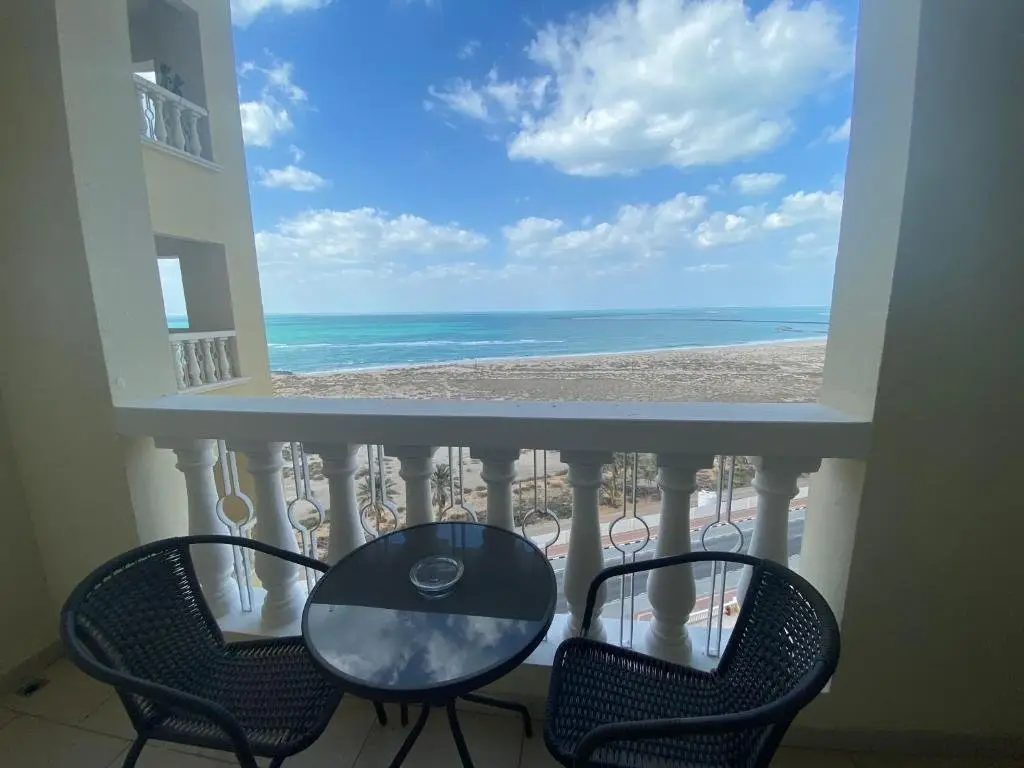 Рас-эль-Хайма: Dreamy Seaview 1 Bed (w. internet/tv/power/water)