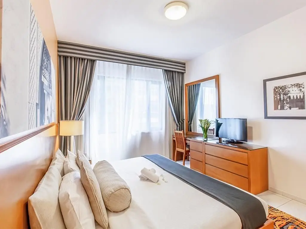 Дубай: Golden Sands 10 Hotel Apartments
