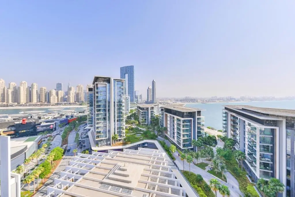 Дубай: Luxe 3 BR Oceanfront Apt with maids room in the heart of Bluewaters Island