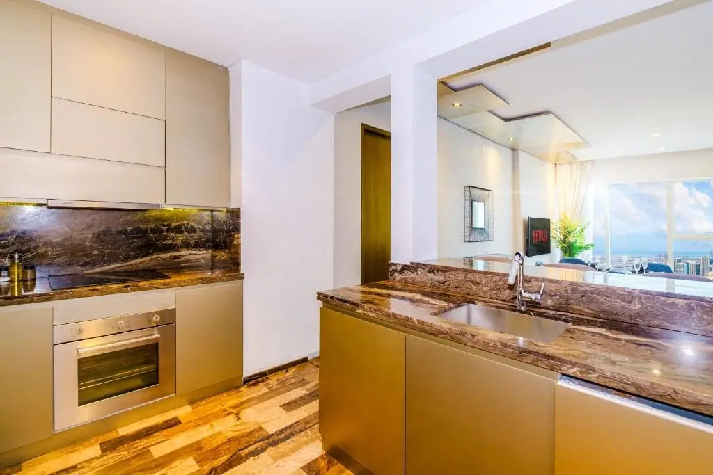 Дубай: LUX - Lavish Suite with Full Palm Jumeirah View 1