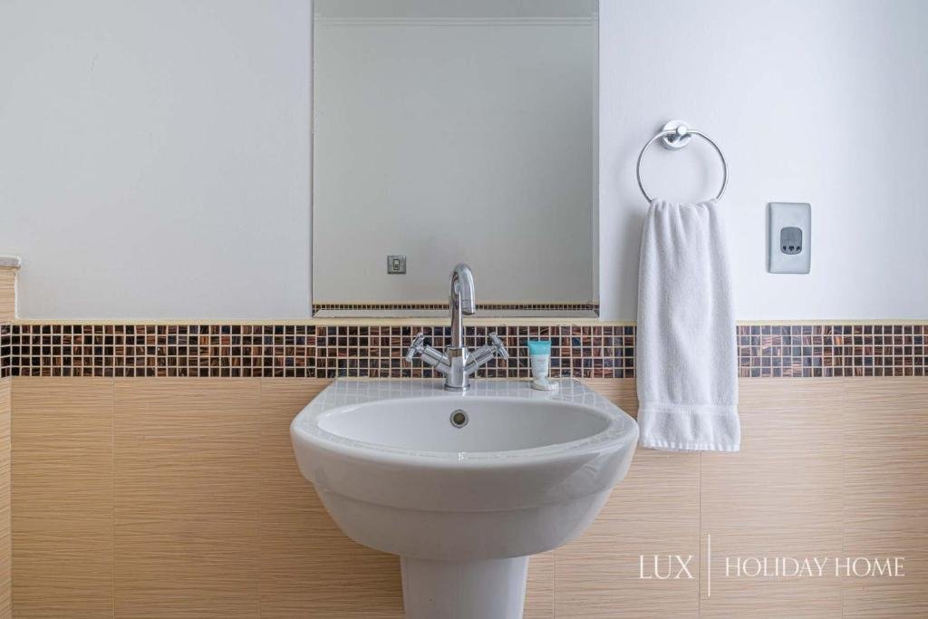 Дубай: LUX - IBN Battuta Residence