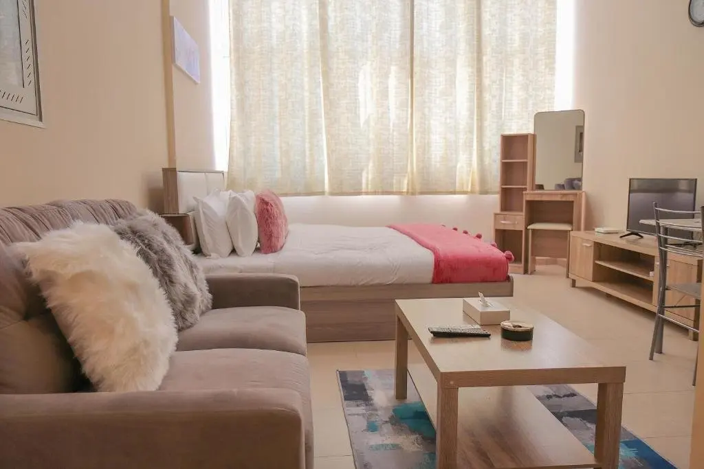 Дубай: Signature Holiday Homes - Furnished Studio Apartment, Silicon Gates 4