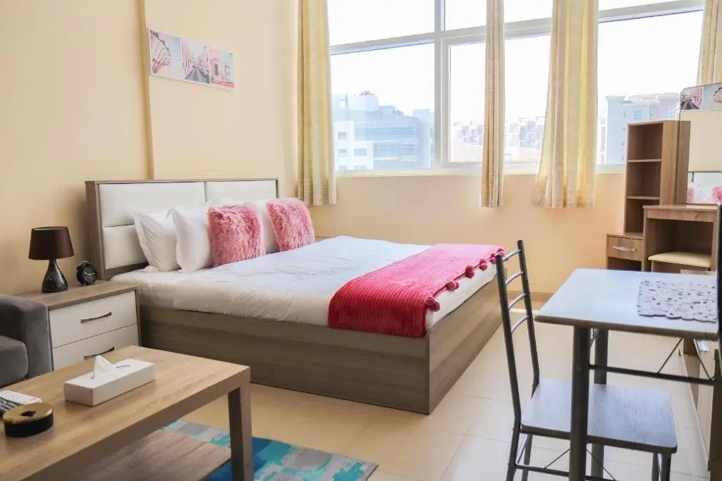 Дубай: Signature Holiday Homes - Furnished Studio Apartment, Silicon Gates 4