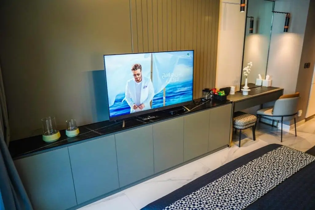 Дубай: Luxurious Studio , 5 mins from BURJ KHALIFA with Canal view!!