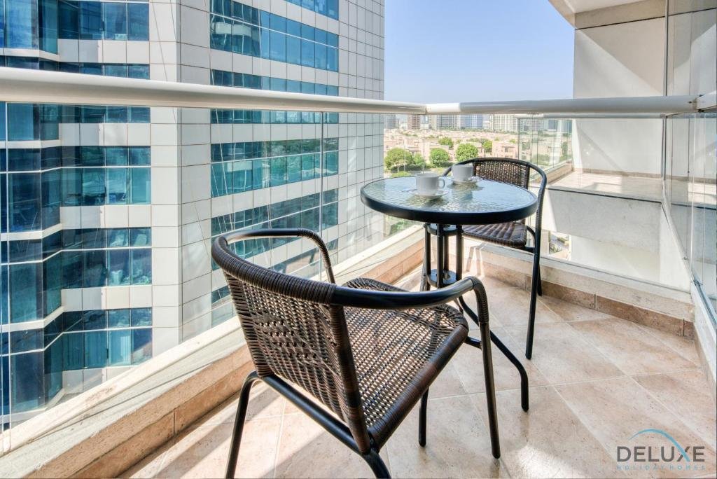 Дубай: Serene 1BR at Park Terrace Silicon Oasis by Deluxe Holiday Homes