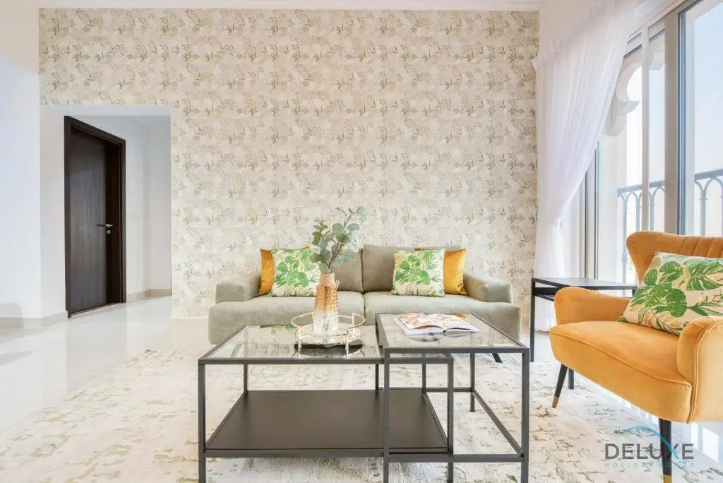 Sunny 1BR at Canal Residences West Dubai Sports City by Deluxe Holiday Homes — фото 1