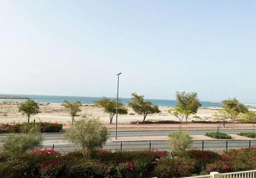 Рас-эль-Хайма: RH- 2BR Luxury Bermuda Villa Beach facing, separate pool for women