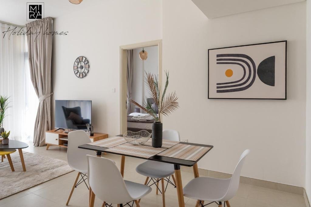 Дубай: Mira Holiday Homes - New One Bedroom in IMPZ