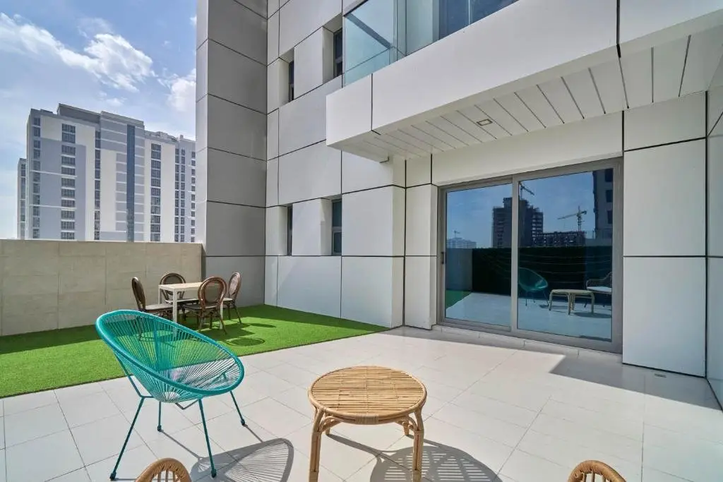 Дубай: Stella Stays Chic 2 BDR Dubai JVC Large Terrace