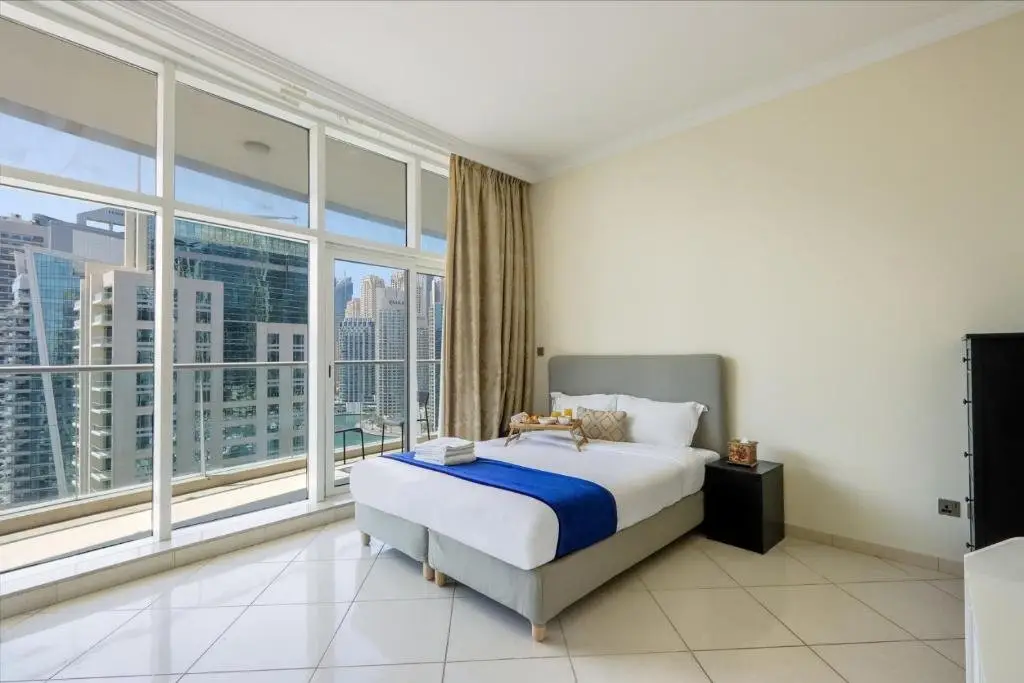 Дубай: Dubai Marina 3 Bedroom Suite with Full Marina View