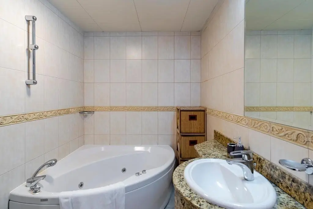 Дубай: Princess Tower Highest World Penthouse Floor 86!