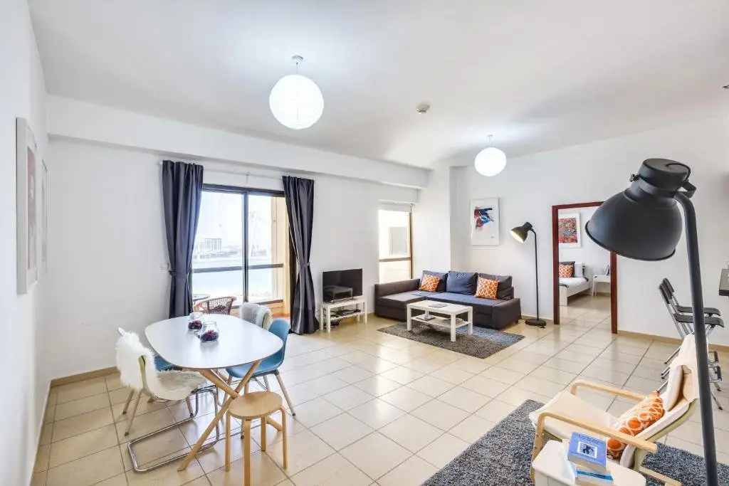 Дубай: Sea View 1BD apartment in front of The Beach JBR